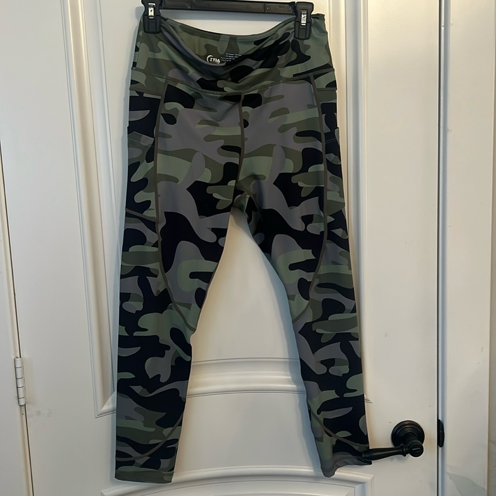 Zyia Leggings